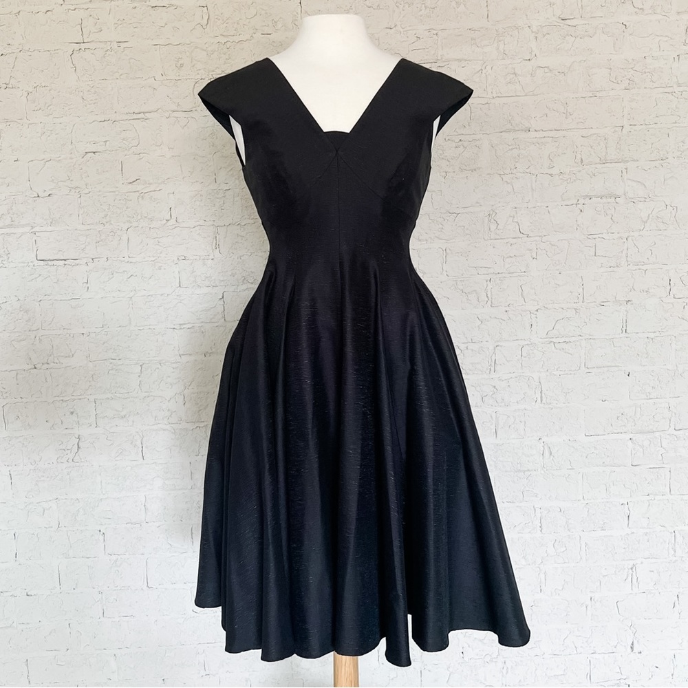 Peter Som for Anthropologie Black Paimpont Silk V-neck Dress - Size 4 Fit/ Flare